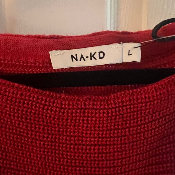 NWT NA-KD Off Shoulder Red Sweater - Picture 5 of 6